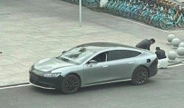 新车最新爆料,新车最新爆料，颠覆传统驾驶体验！”